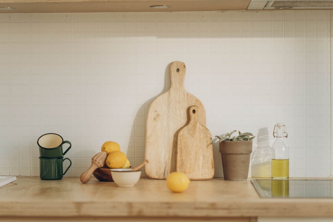 Bucătărie deschisă spre living — Bucătării la comandă, Normand Mobilier